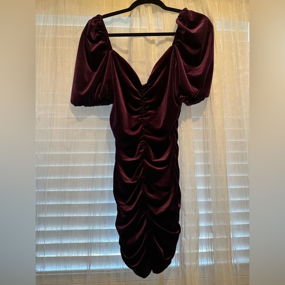 NWOT Lovers + Friends Cole Velvet Ruched Mini Dress in Plum - Picture 5 of 7